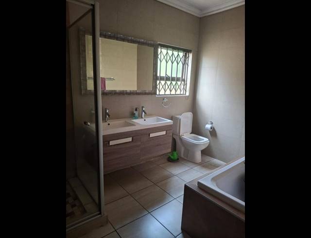 3 BEDROOM PROPERTY TO RENT IN LAKEFIELD